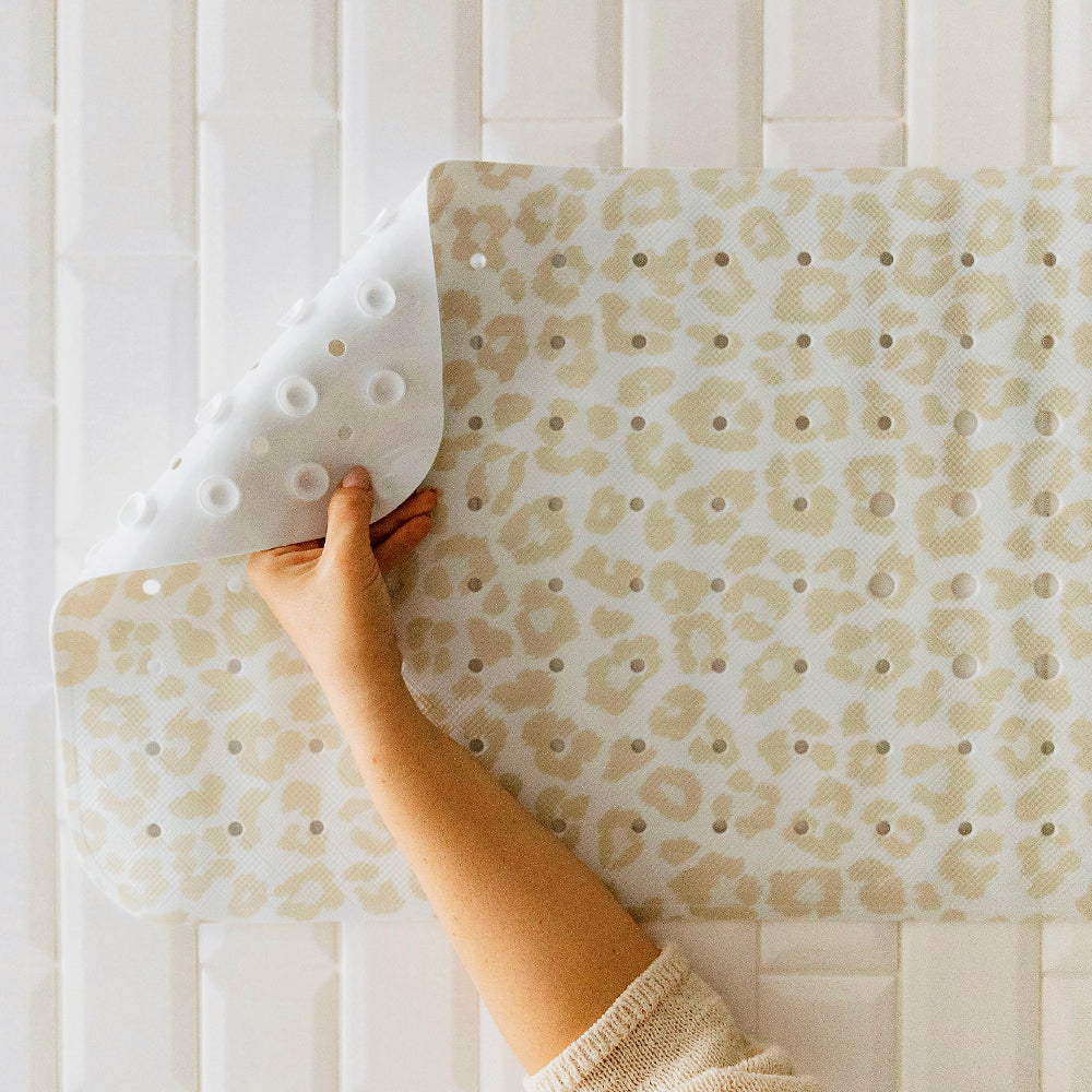 vue ventouse tapis de bain motif léopard tapilou