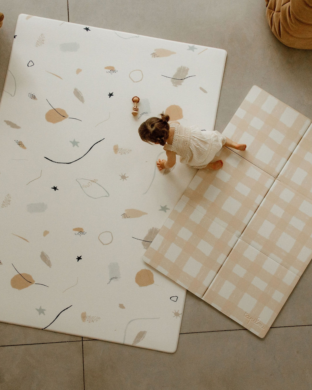 vue d'en haut tapis de jeu xl et tapis de jeu pliable tapilou